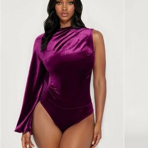Velvet One-Shoulder Bodysuit in Deep Purple